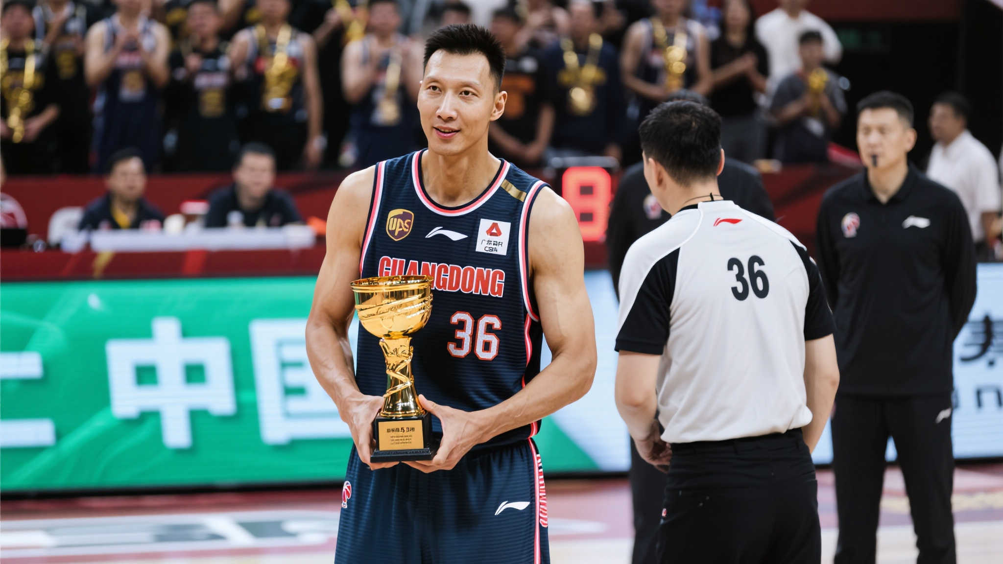 在职业体育中，运动员的职业生涯往往是短暂而充满挑战